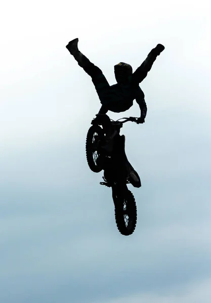Motorradfahrersilhouette — Stockfoto