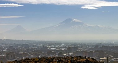 Efsanevi Ararat Dağı.