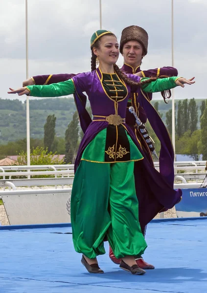 The dance highlanders. — Stock Photo, Image