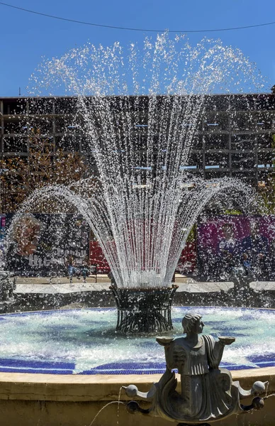 市内中心部のエレバン噴水. — ストック写真