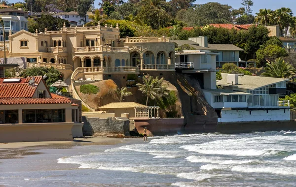 美国加利福尼亚州圣地亚哥市美丽的现代海滨别墅 — 图库照片