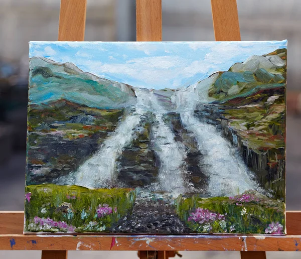 美しい滝ソフィア滝。Arkhyz、カラチャイ チェルケス. — ストック写真
