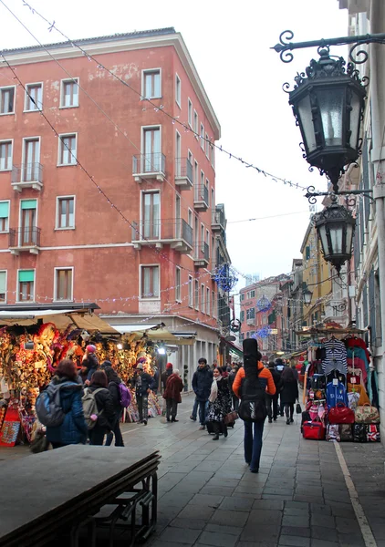 Різдвяні прикраси вулиця в Венеції — стокове фото