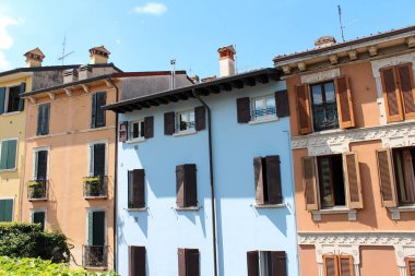 Bir Desenzano del Garda şehir manzaralı