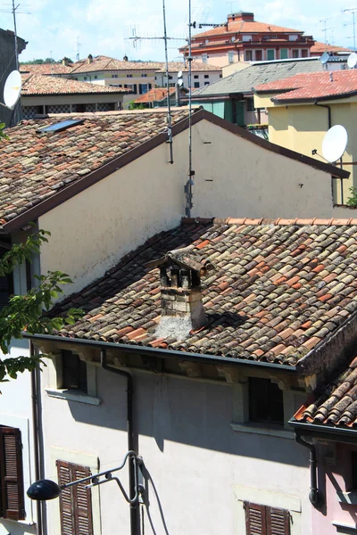 Bir Desenzano del Garda şehir manzaralı — Stok fotoğraf