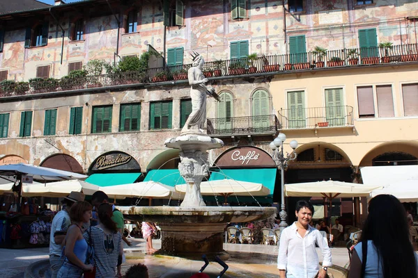 Vista de la ciudad de Verona, Italia — Foto de Stock