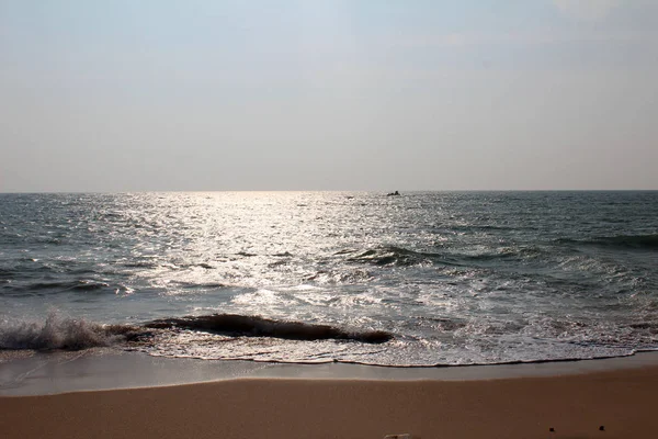 Вид на Індійський океан від Шрі-Ланки — стокове фото