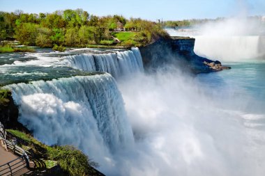 Yaz aylarında Niagara falls