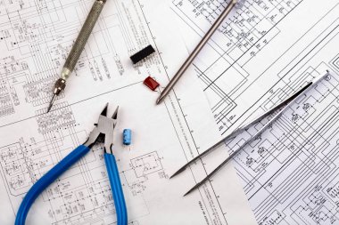 Araçları ve elektronik bileşenler 