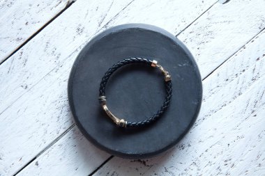 Altın ve Deri bileklik