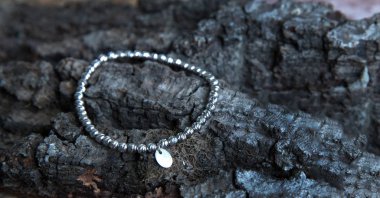 Beyaz altın bilezik