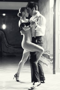 baştan çıkarma dansı