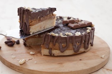 Çiğ vegan snicers pasta