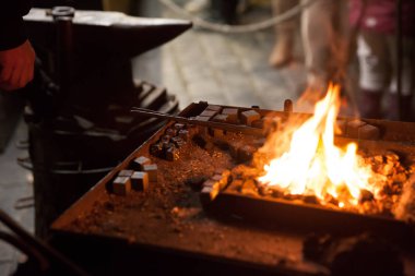 Demirci iş başında