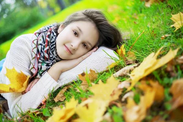 Girl n the park — Stock Photo, Image