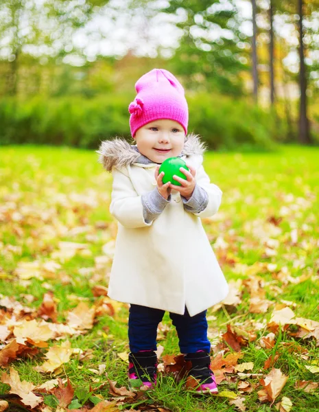 Girl in the park — Stock Photo, Image