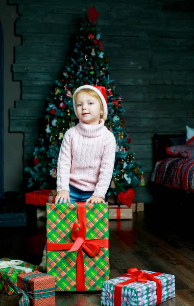Girl with presents — Stock Photo, Image