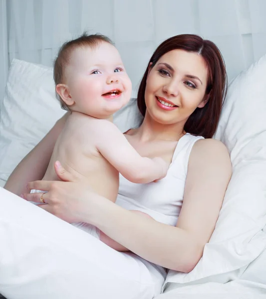 Madre y bebé —  Fotos de Stock