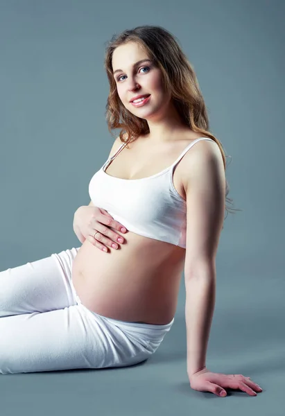 Beautiful pregnant woman — Stock Photo, Image