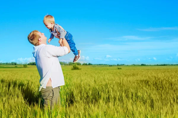 Otec a syn venkovní — Stock fotografie