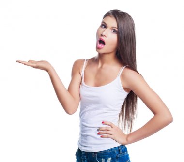 Eller yukarıda kadınla surorised 