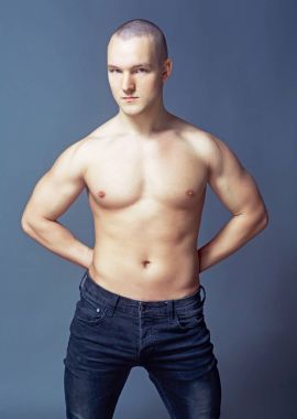 çekici bir adam stüdyo