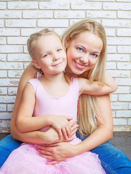 Madre e hija —  Fotos de Stock