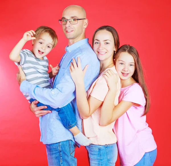 Parents with two kids — Stock Photo, Image