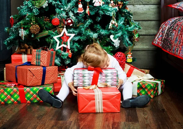 Kind met Kerstmis — Stockfoto