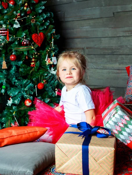 Menina no Natal — Fotografia de Stock