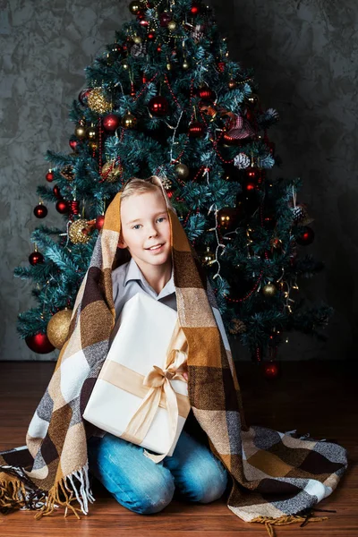 Menino no Natal — Fotografia de Stock