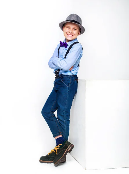 Menino elegante feliz — Fotografia de Stock