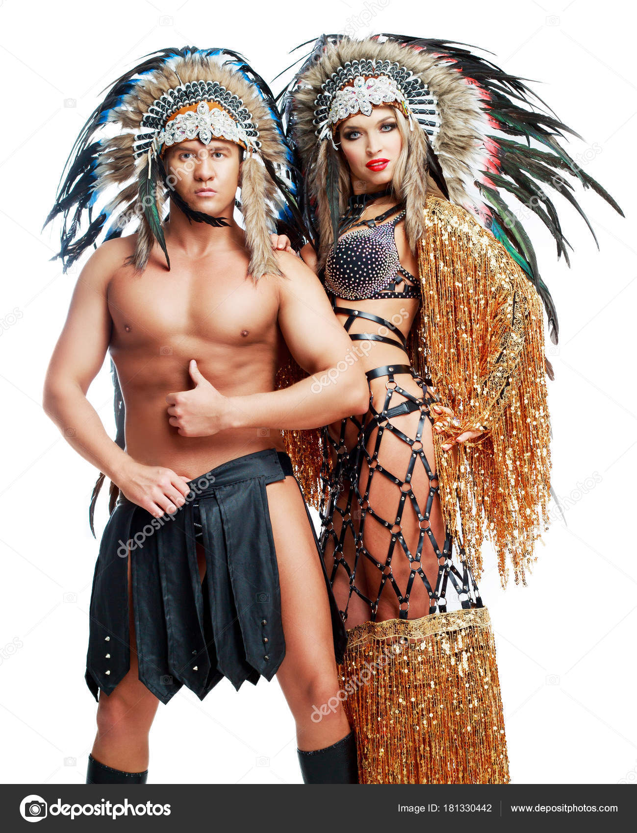 tantsuet-striptiz-zhenshina-i-muzhchina