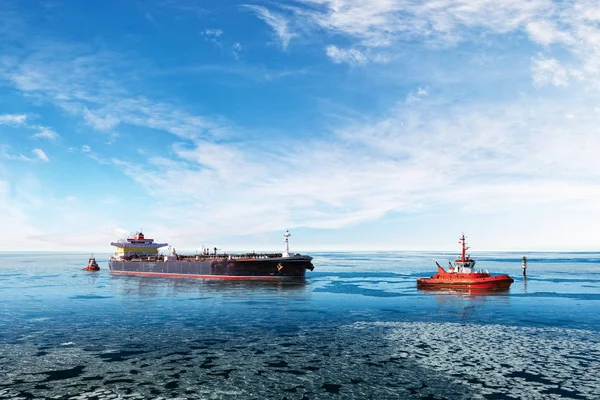 Ship on frozen sea — Stock Photo, Image