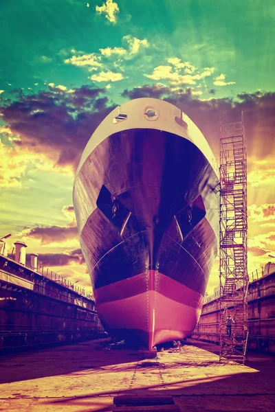 Ship bow at sunrise — Stock Photo, Image