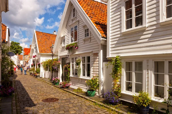 Traditionele houten huizen in Stavanger Rechtenvrije Stockafbeeldingen