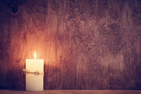 Рождественская свеча светится — стоковое фото