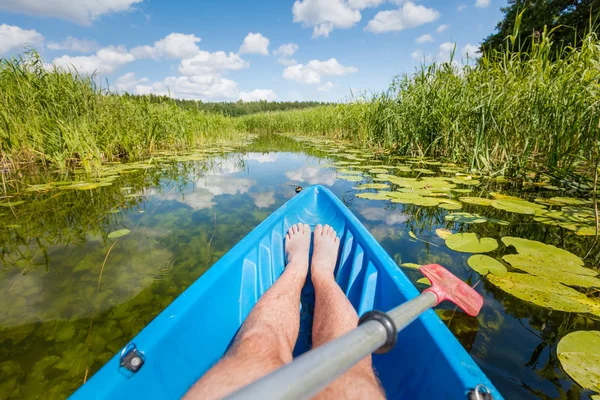Kayaking on the river in the summer — Stock Photo, Image