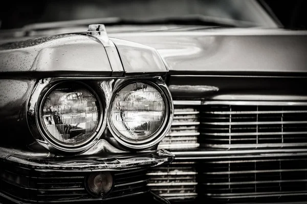 Detalle de cerca del coche americano clásico restaurado . — Foto de Stock