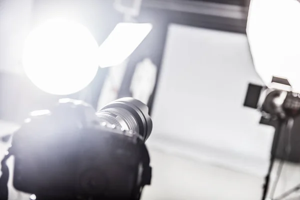 Photography studio with lighting equipment — Stock Photo, Image