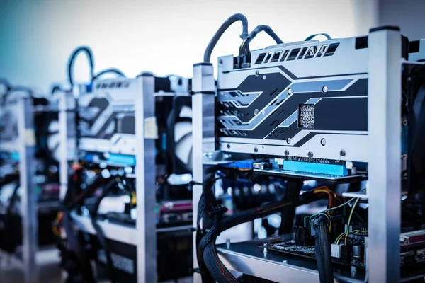 Bitcoin Miner Het Hardware Elektronische Apparaten Met Draden Kabels — Stockfoto