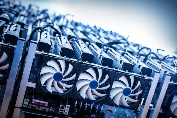 Grote Het Machine Met Fans Cryptocurrency Business Bitcoin Mining Boerderij — Stockfoto