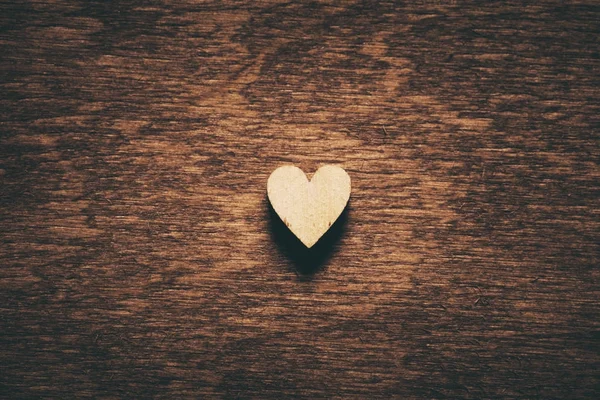 Light Wooden Heart Dark Wooden Background Love Symbol Valentine Day — Stock Photo, Image