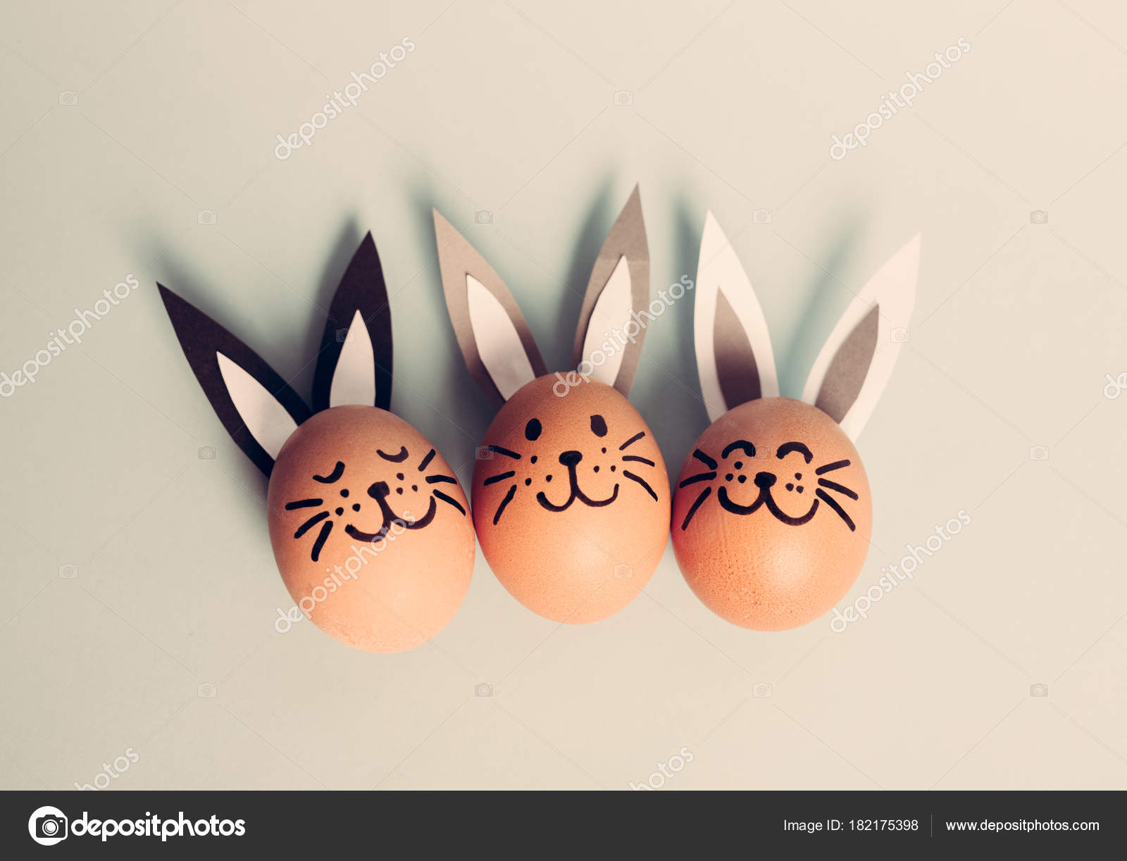 Three Smiling Bunnies Laying Floor Egg