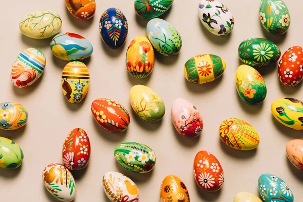 Bunt Verzierte Eier Liegen Auf Dem Boden Ostern Christliche Tradition — Stockfoto