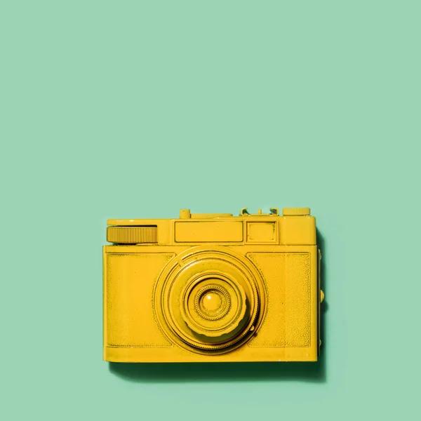 Old Yellow Camera Laying Pastel Green Background Photography Copyspace — Stock Photo, Image