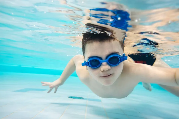 Little Boy Diving Swimming Pool — Stock Photo, Image