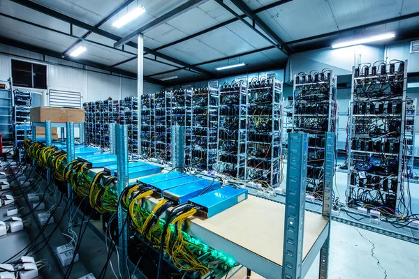 Bitcoin Crypto Mijnbouw Boerderij Groot Datacenter High Tech Server Computers — Stockfoto