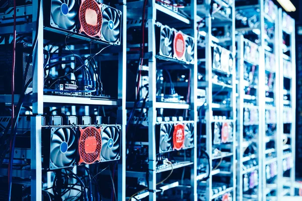 Bitcoin Crypto Mijnbouw Boerderij Groot Datacenter High Tech Server Computers — Stockfoto