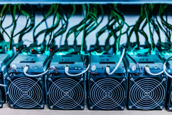 Bitcoin Şifreleme Bilgisayar Makineleri Büyük Bir Veri Merkezinde Yerinde Yüksek — Stok fotoğraf